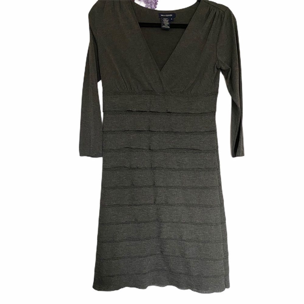 Max Edition Gray ruffled layers v-neck long sleeve
